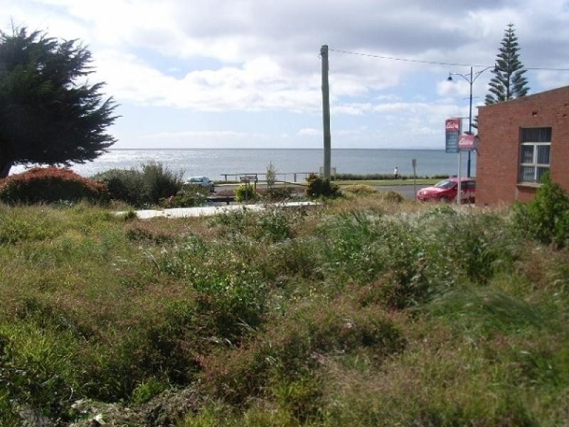 52 Main Road, Penguin TAS 7316