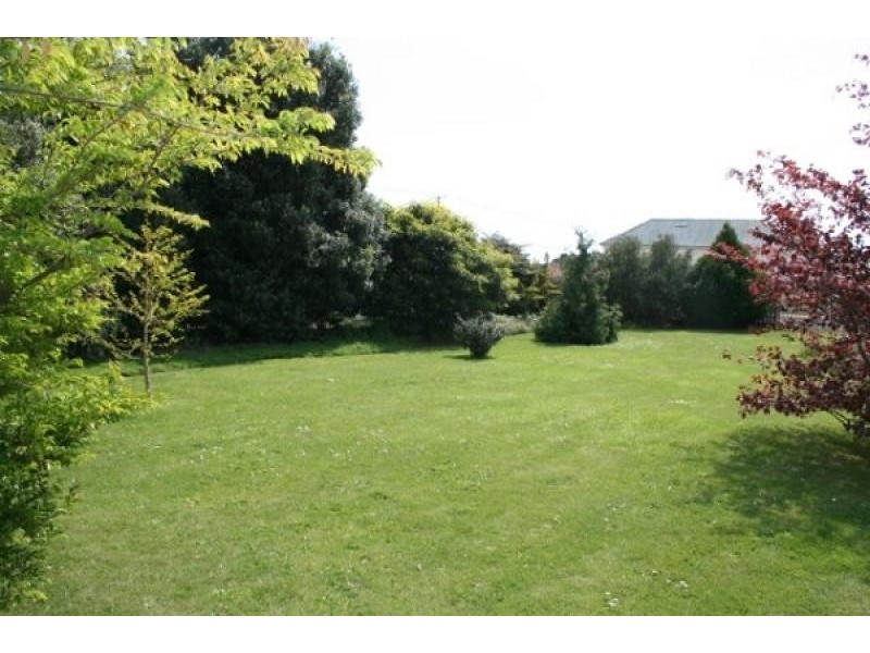 18 Crisling Street, Penguin TAS 7316