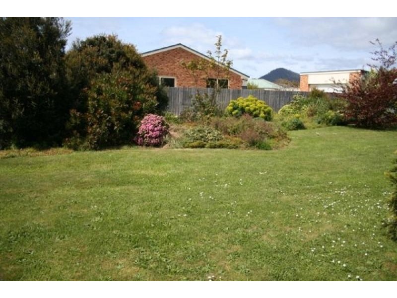 18 Crisling Street, Penguin TAS 7316