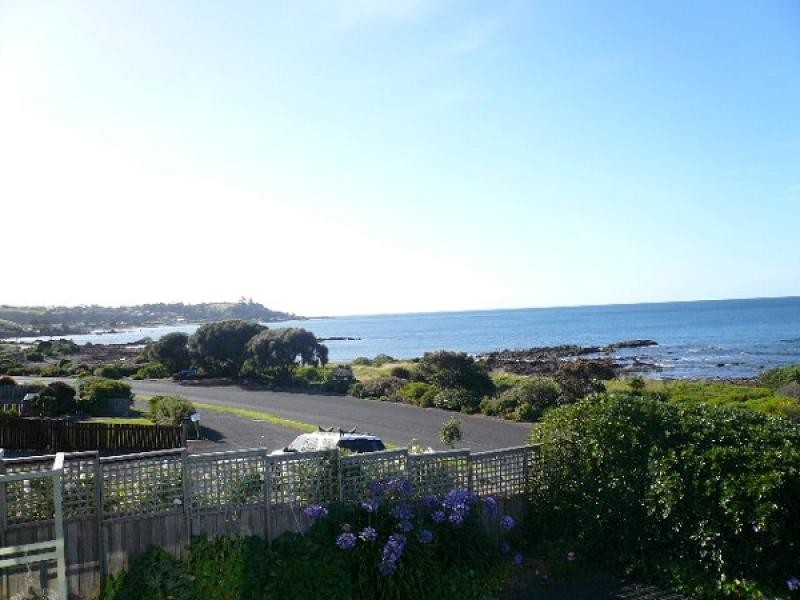 182 Main Road, Penguin TAS 7316