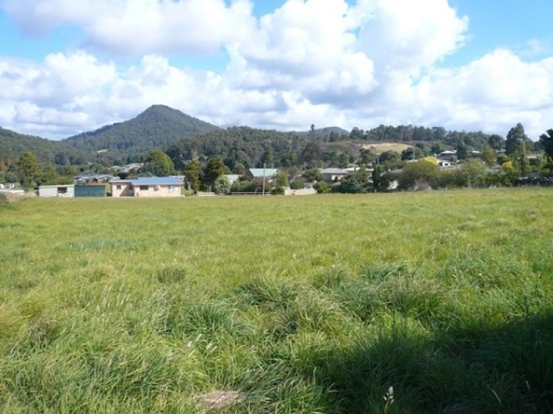 112 South Road, Penguin TAS 7316