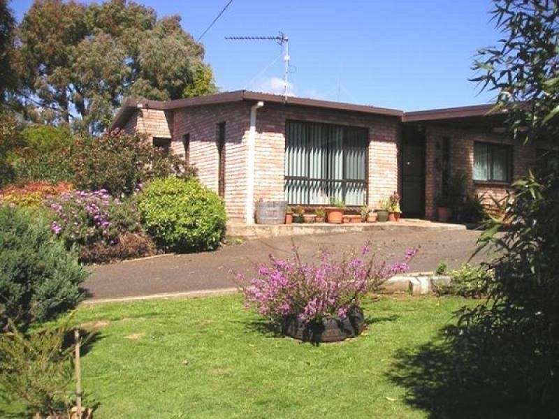 11 WEST PINE ROAD, Penguin TAS 7316