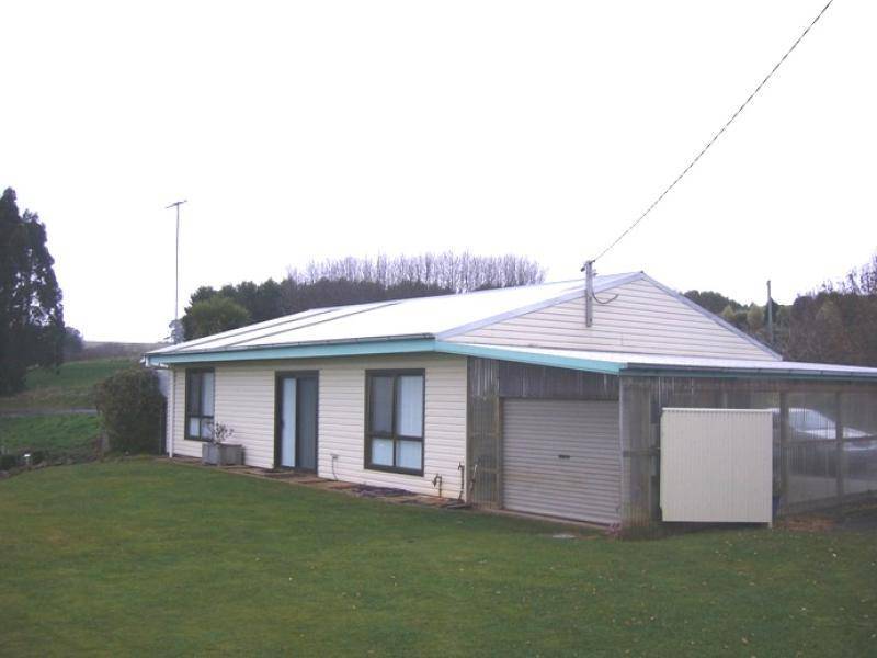 32 WEST PINE ROAD, Penguin TAS 7316