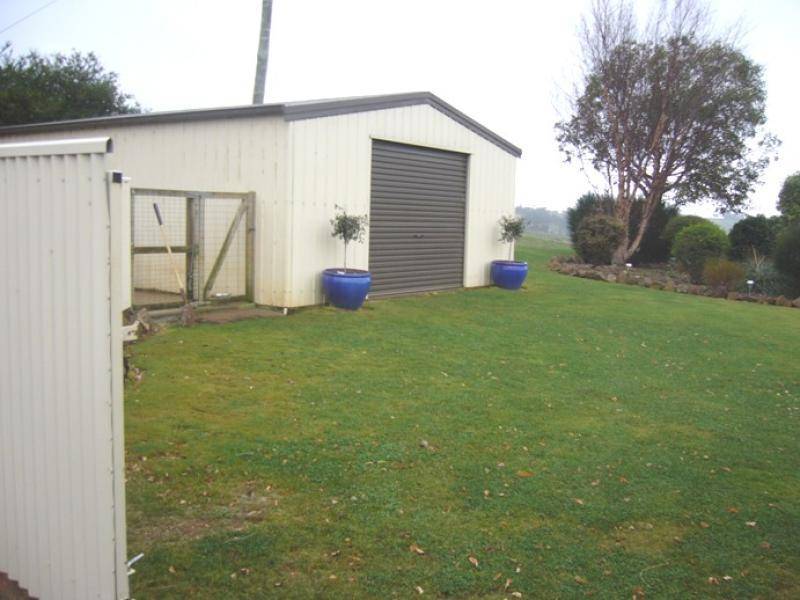 32 WEST PINE ROAD, Penguin TAS 7316
