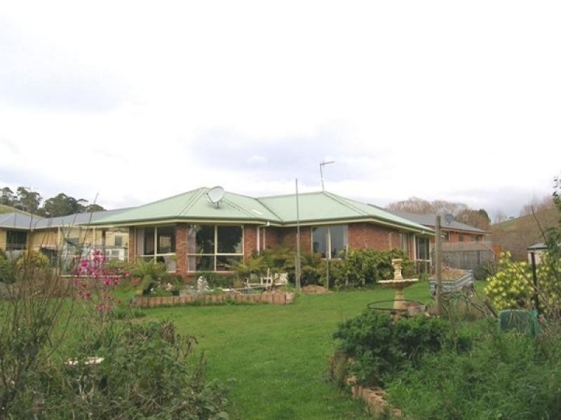 16 SEABREEZE AVENUE, Sulphur Creek TAS 7316
