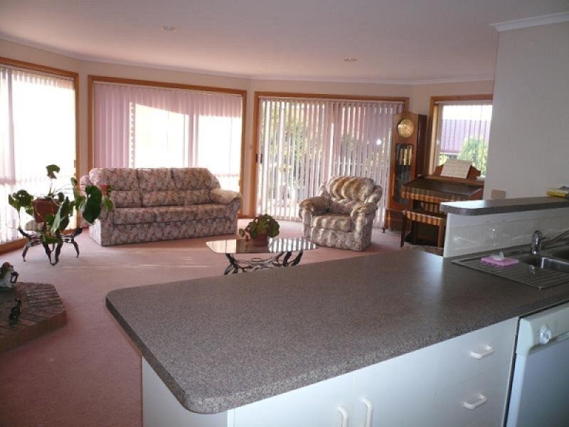 16 SEABREEZE AVENUE, Sulphur Creek TAS 7316