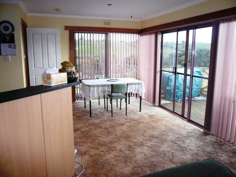 16 ELIZABETH STREET, Penguin TAS 7316