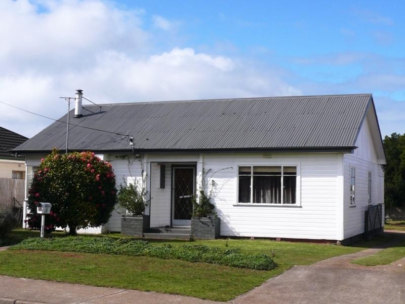 14 REKUNA ROAD, Penguin TAS 7316
