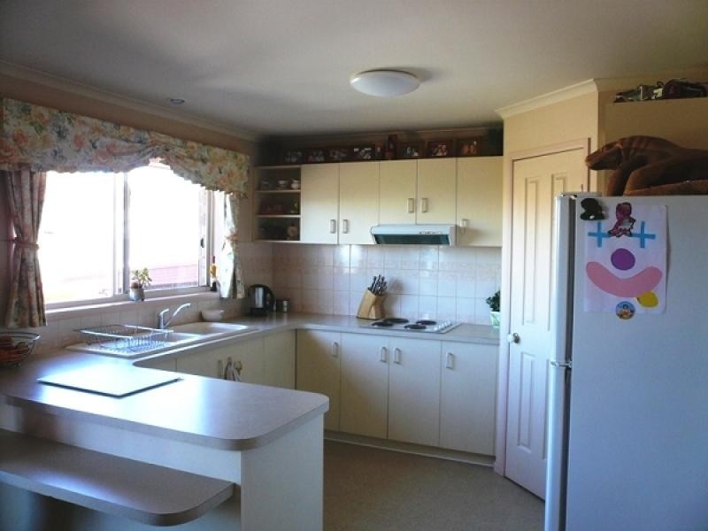 2 KELVIN STREET, Penguin TAS 7316