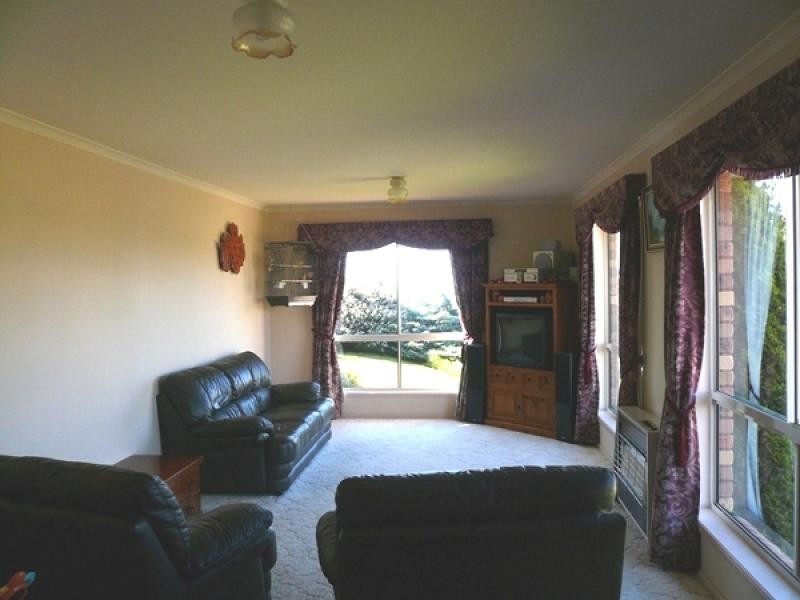 2 KELVIN STREET, Penguin TAS 7316