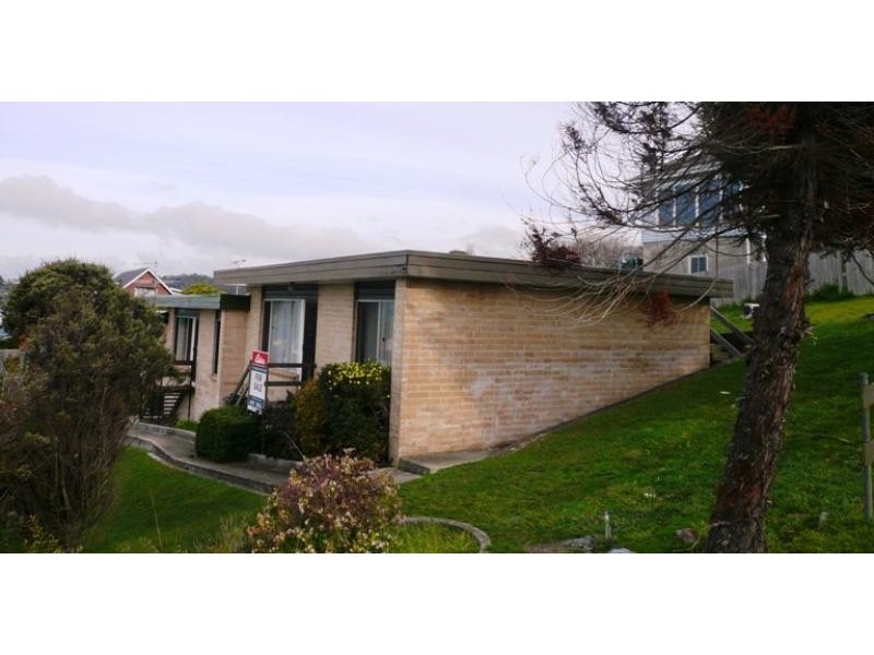 12C KELVIN STREET, Penguin TAS 7316