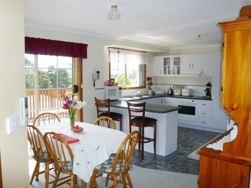 12 FAIRWAY DRIVE, Penguin TAS 7316