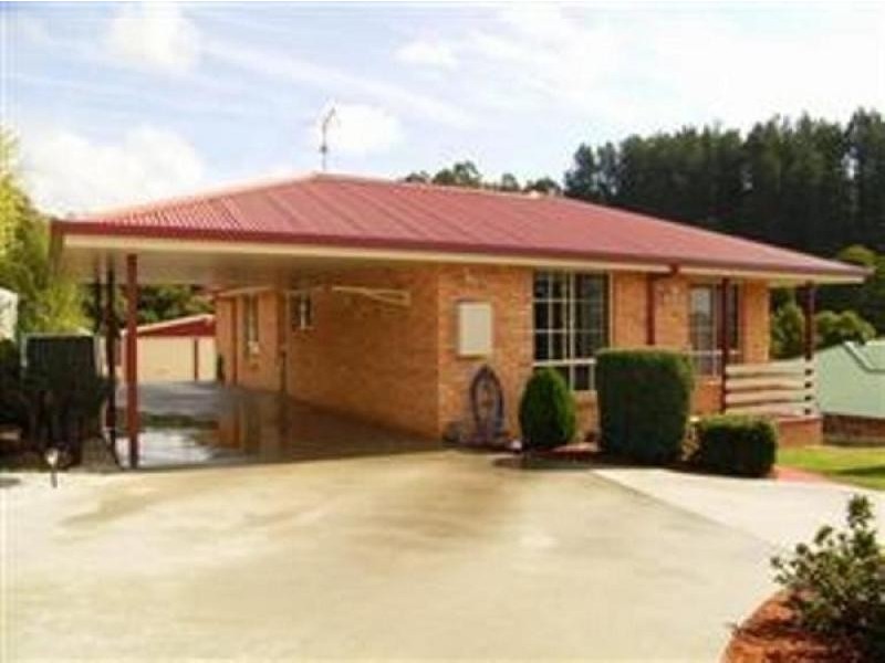 12 FAIRWAY DRIVE, Penguin TAS 7316
