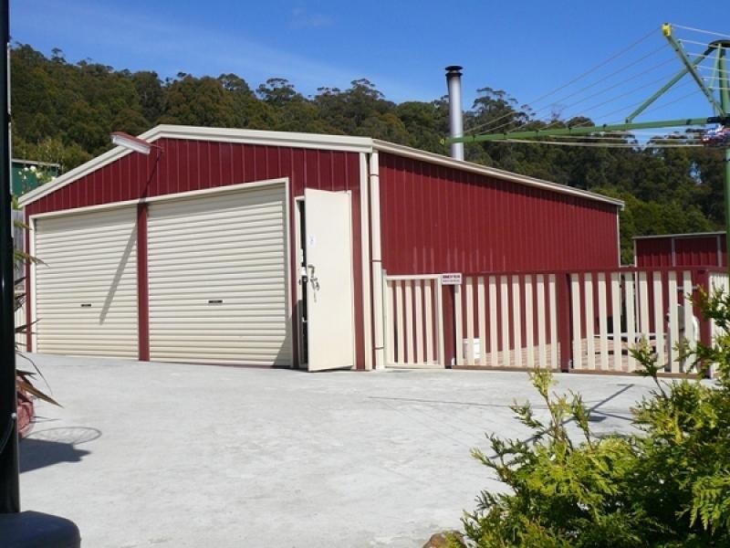12 FAIRWAY DRIVE, Penguin TAS 7316