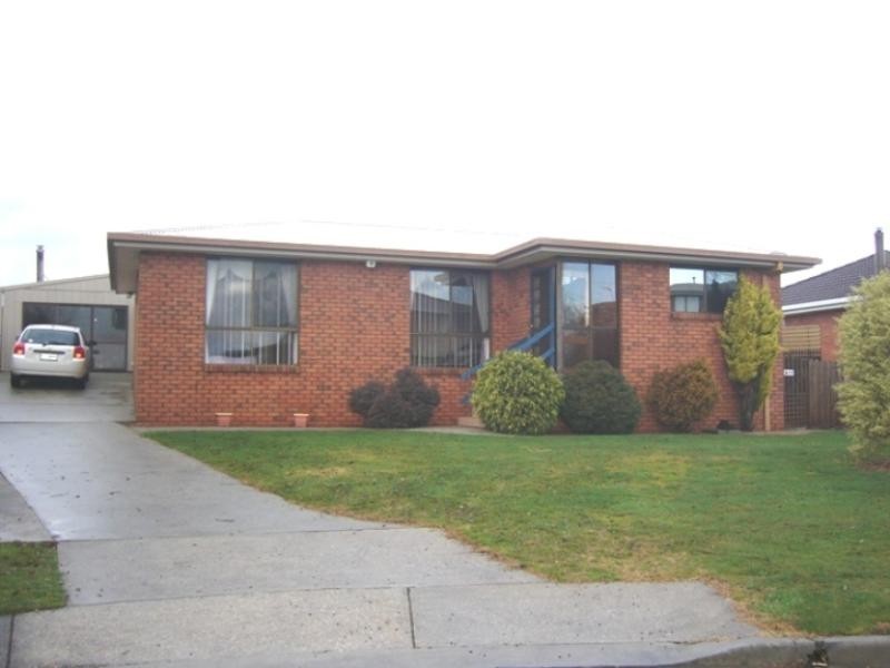 7 LANCASTER AVENUE, Penguin TAS 7316