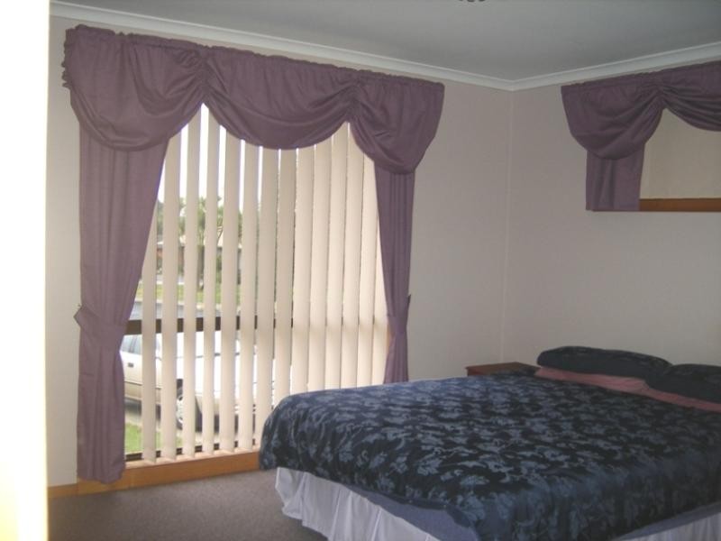 7 LANCASTER AVENUE, Penguin TAS 7316