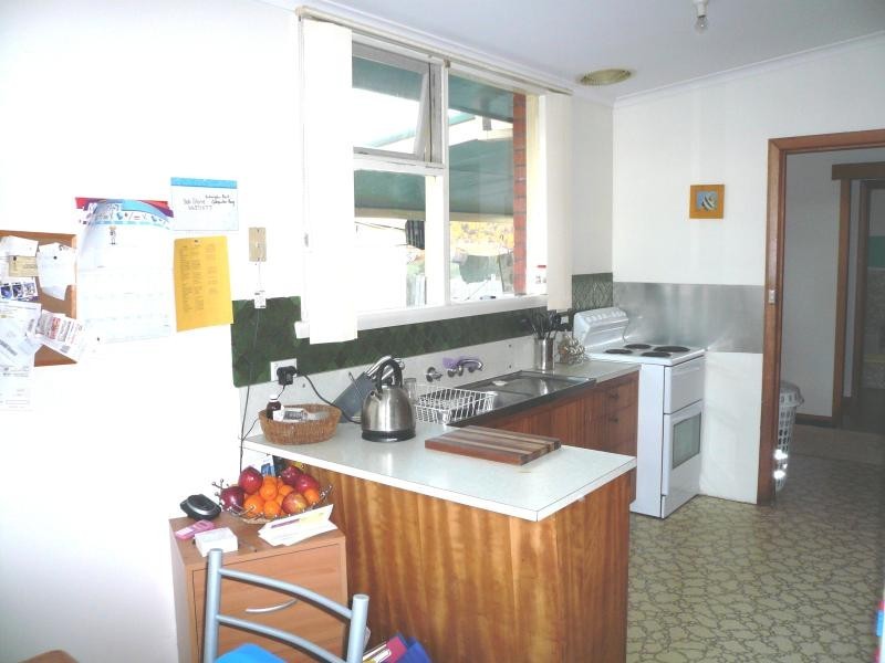 27 PINELEIGH STREET, Penguin TAS 7316