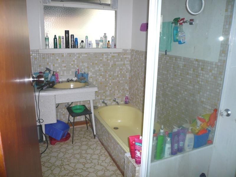 27 PINELEIGH STREET, Penguin TAS 7316