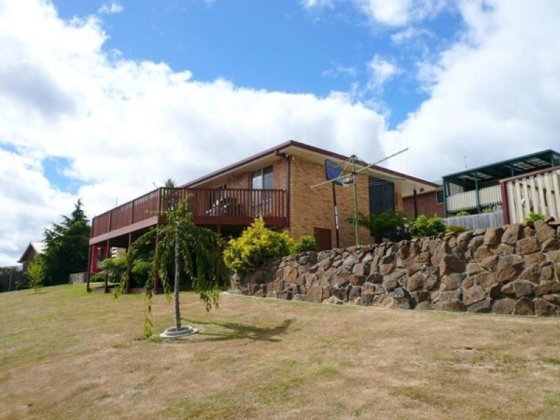 12 FAIRWAY DRIVE, Penguin TAS 7316