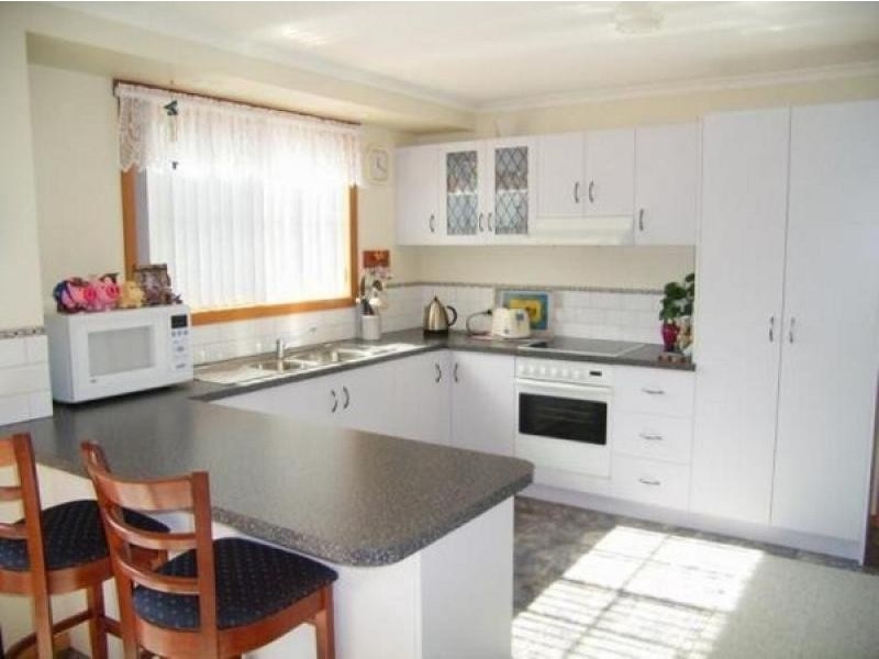 12 FAIRWAY DRIVE, Penguin TAS 7316