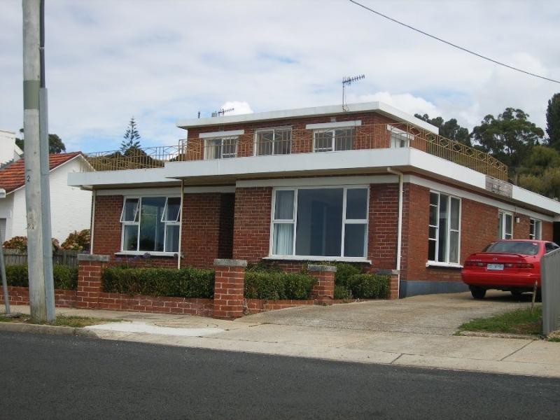 142 Main Road, Penguin TAS 7316
