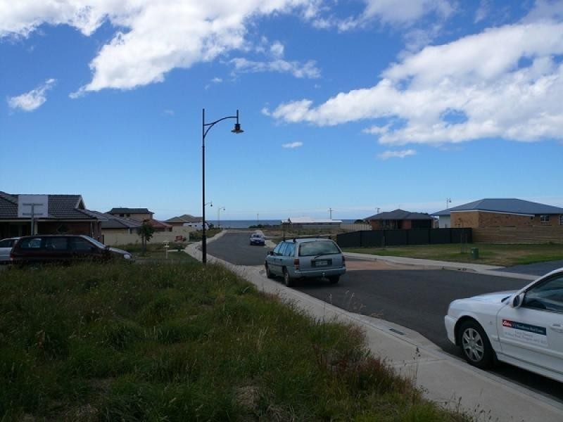 16 WATERFORD DRIVE, Sulphur Creek TAS 7316