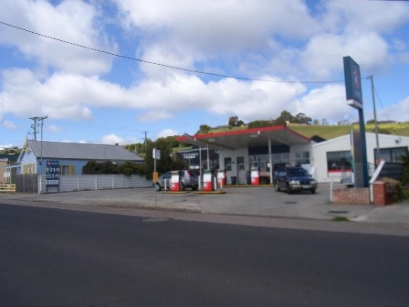 98 Main Road, Penguin TAS 7316