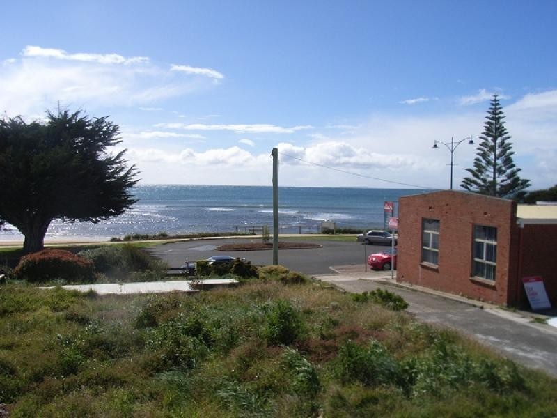 52 Main Road, Penguin TAS 7316