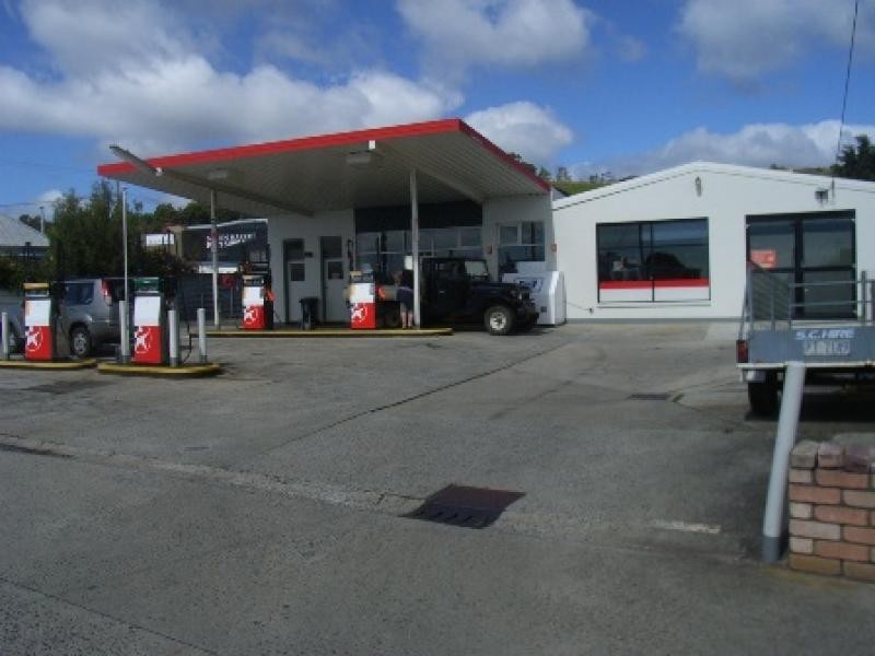 98 Main Road, Penguin TAS 7316