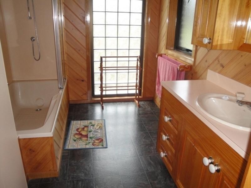 535 West Pine Road, Penguin TAS 7316