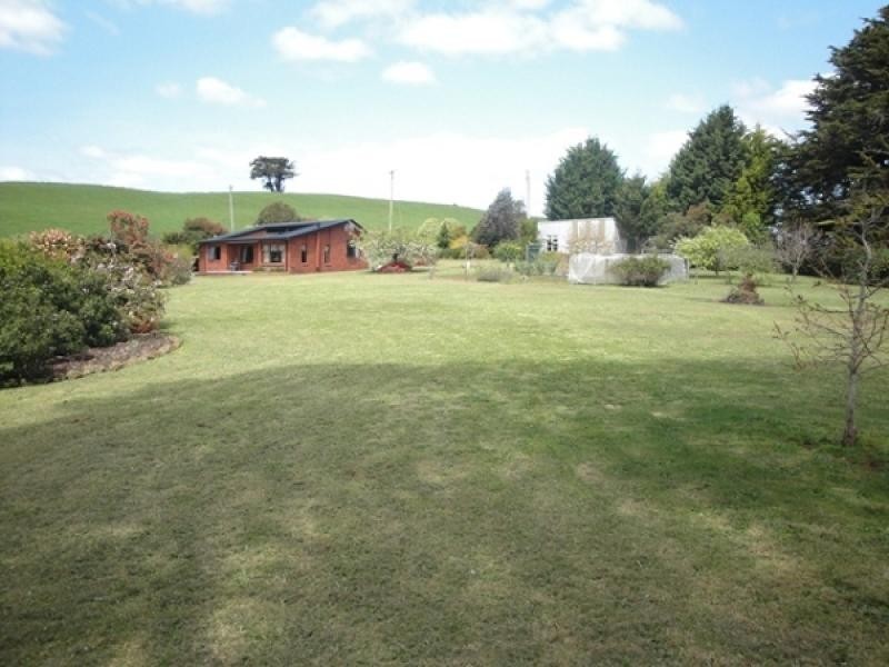 535 West Pine Road, Penguin TAS 7316