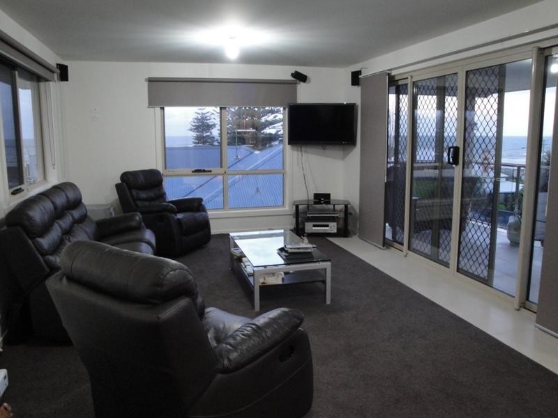 Unit 4/20 Main Street, Penguin TAS 7316