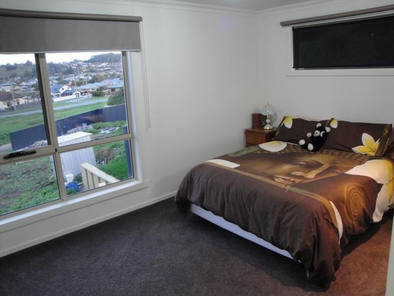 Unit 4/20 Main Street, Penguin TAS 7316