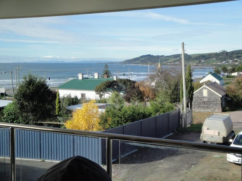 Unit 4/20 Main Street, Penguin TAS 7316