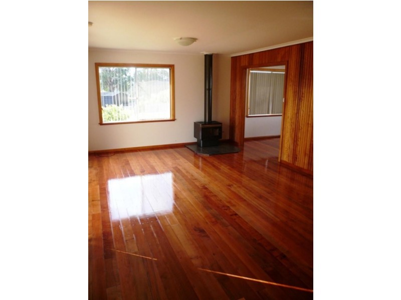 133 South Road, Penguin TAS 7316