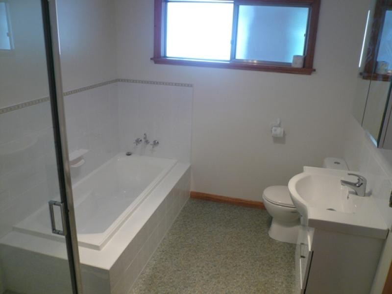 133 South Road, Penguin TAS 7316