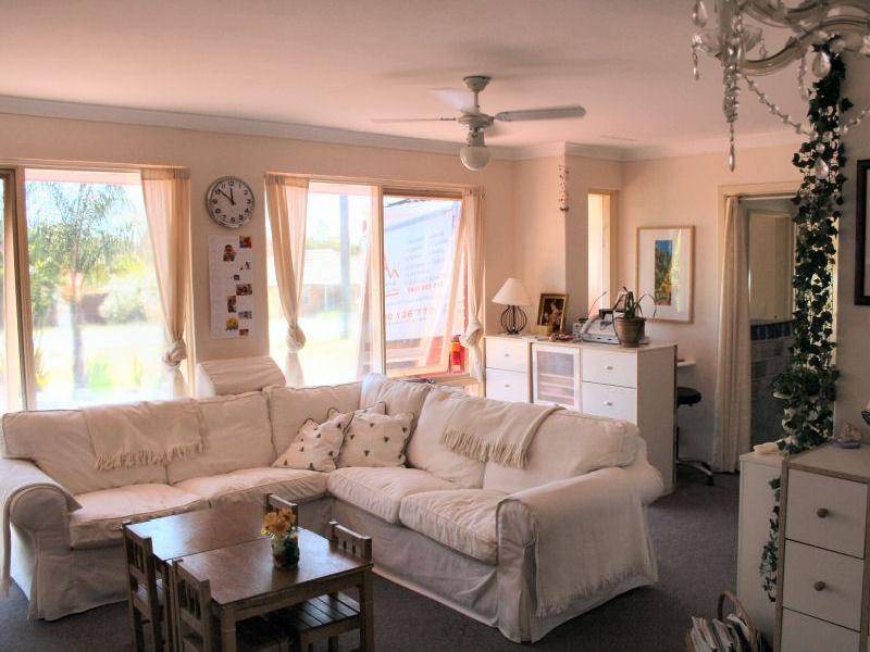 16 MULLIGAN WAY, Orelia WA 6167