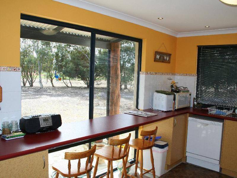 52 COUNTRY DRIVE, Oakford WA 6121