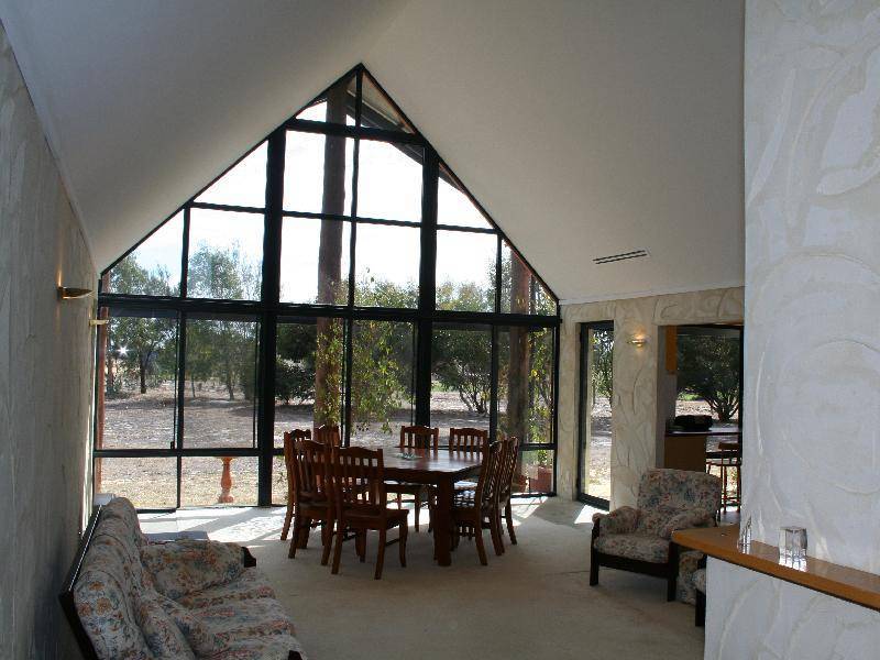 52 COUNTRY DRIVE, Oakford WA 6121