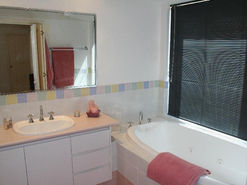 52 COUNTRY DRIVE, Oakford WA 6121