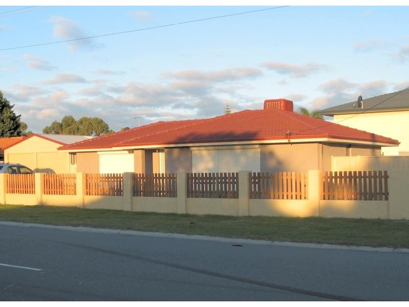 19 TOWNSEND ROAD, Rockingham WA 6168