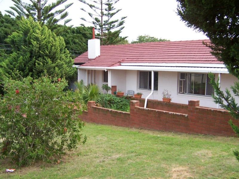 1 INGLIS COURT, Medina WA 6167