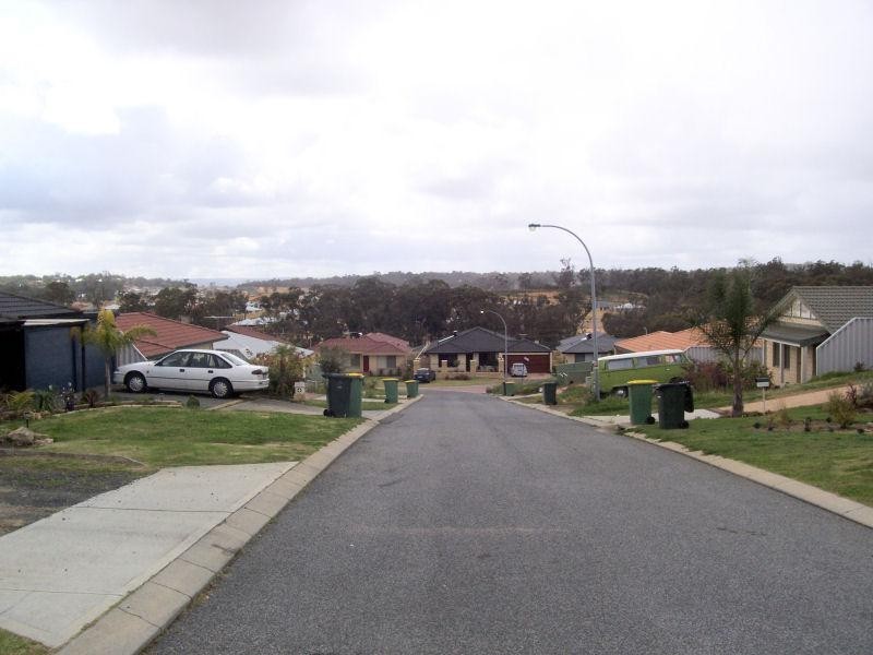 12 HUESTON LOOKOUT, Leda WA 6170