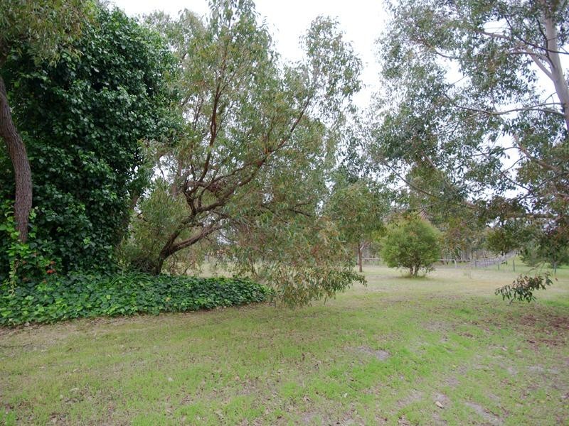 14 Shoulder Close, Wellard WA 6170