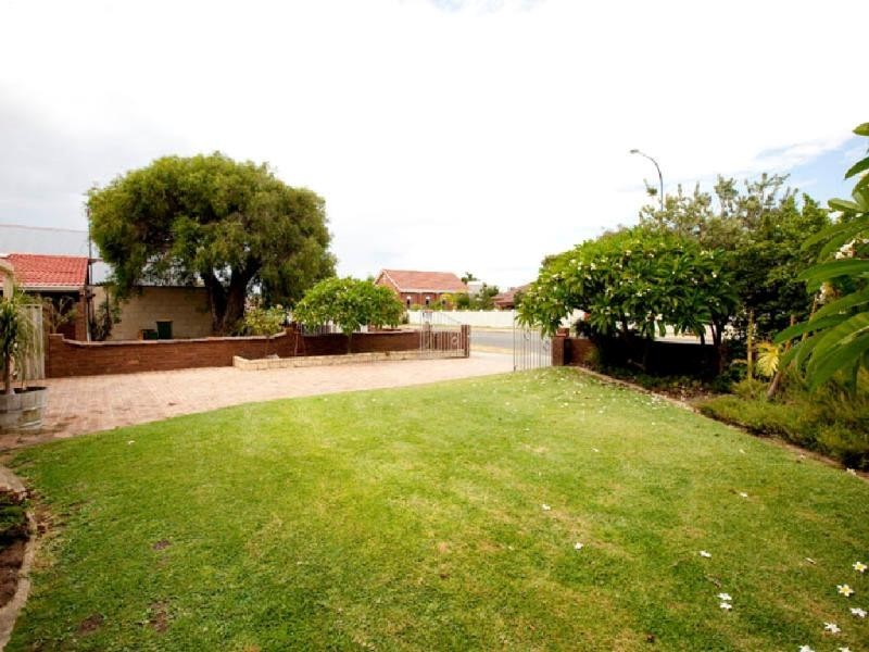 126 Parkin Street, Rockingham WA 6168