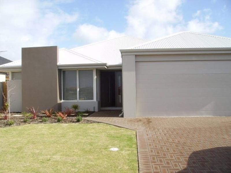 8 Olympic Place, Rockingham WA 6168