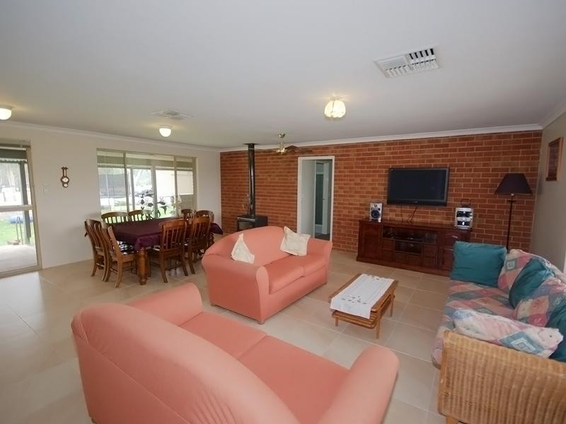 133 Banksia Road, Wellard WA 6170