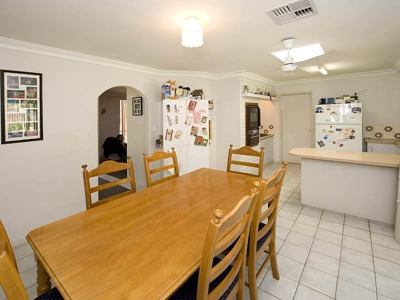 33 Shearwater Way, Gosnells WA 6110