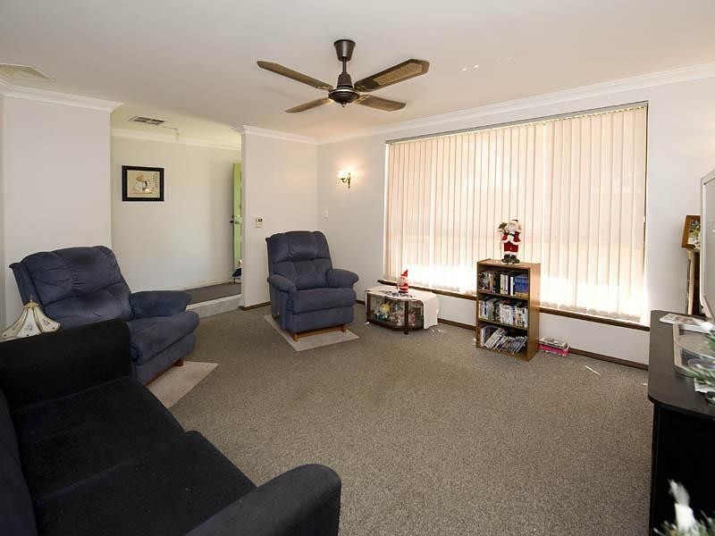 33 Shearwater Way, Gosnells WA 6110