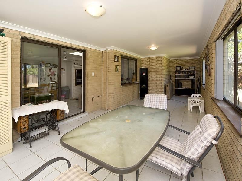 33 Shearwater Way, Gosnells WA 6110
